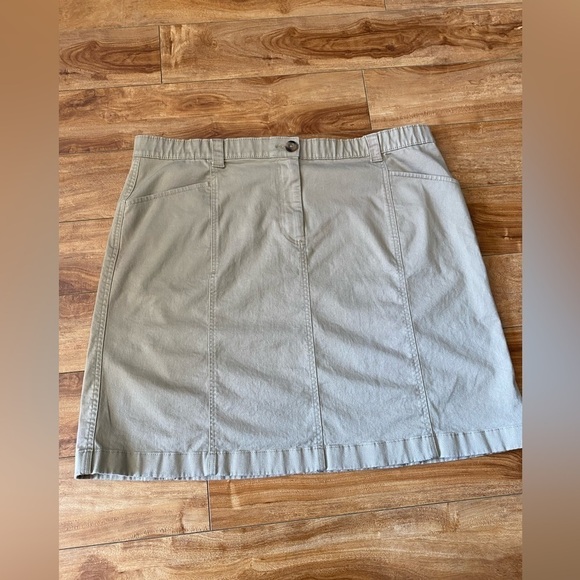 L.L Beans Women’s Plus Size Classic Fit Straight Khaki Skirt Size 20W - Picture 4 of 13